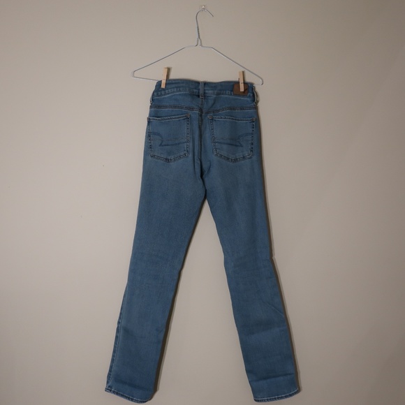 Light-wash American Eagle Jeans - Picture 2 of 2